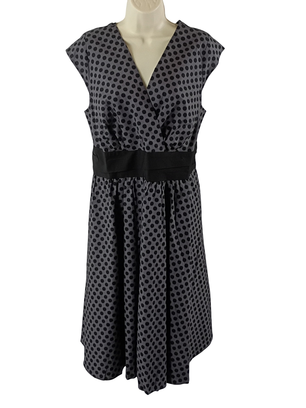 Retrolicious Gray Polka Dot V-Neck Midi Dress with Black Waistband